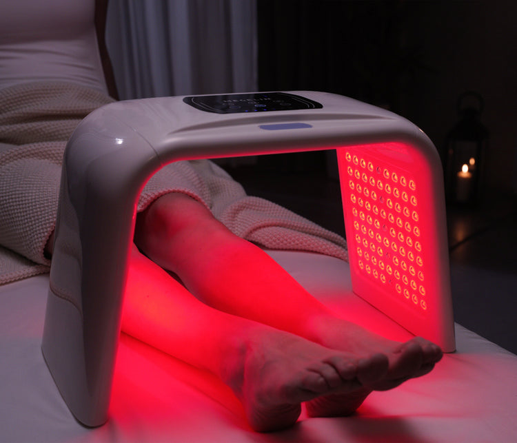 The device promotes circulation, aiding muscle relaxation and reducing tension in the legs and hands.