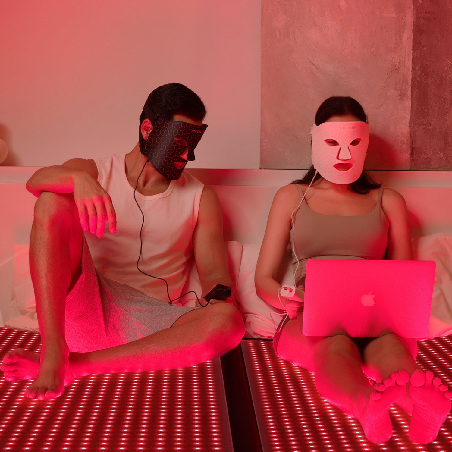 Full-body Infrared Light Therapy mat plus light therapy mask to keep your skin firm