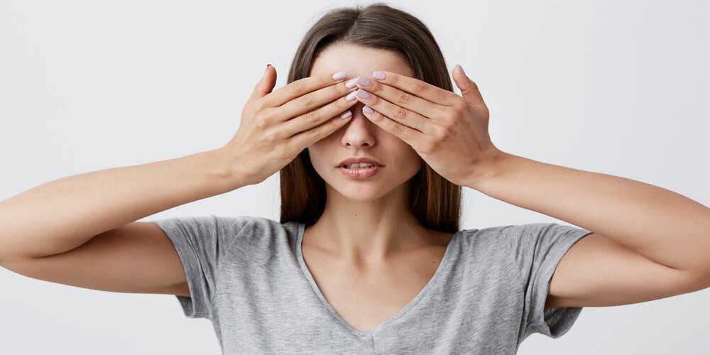 Red Light Therapy Eyes Open or Closed? Protect Your Peepers with These Safety Tips