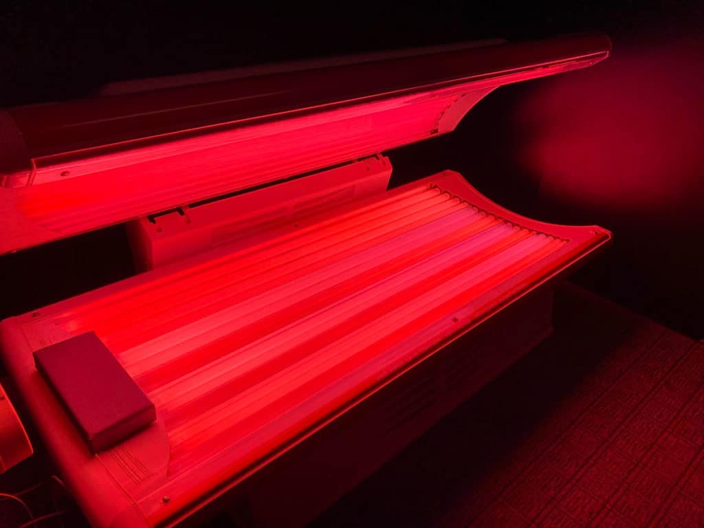 Red Light Therapy Device vs Red Light Tanning Bed - What's The Difference?