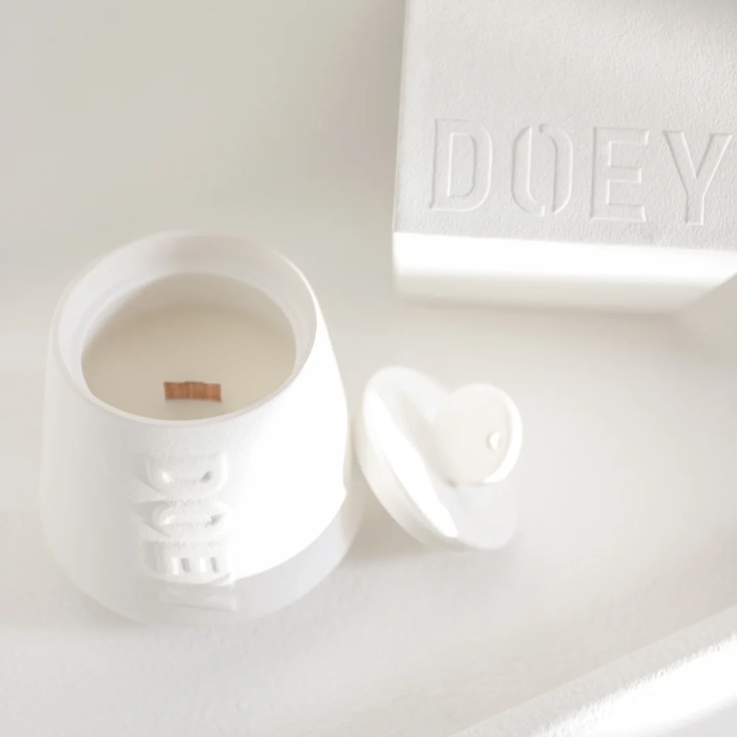 DOEY Oriental Art Candle